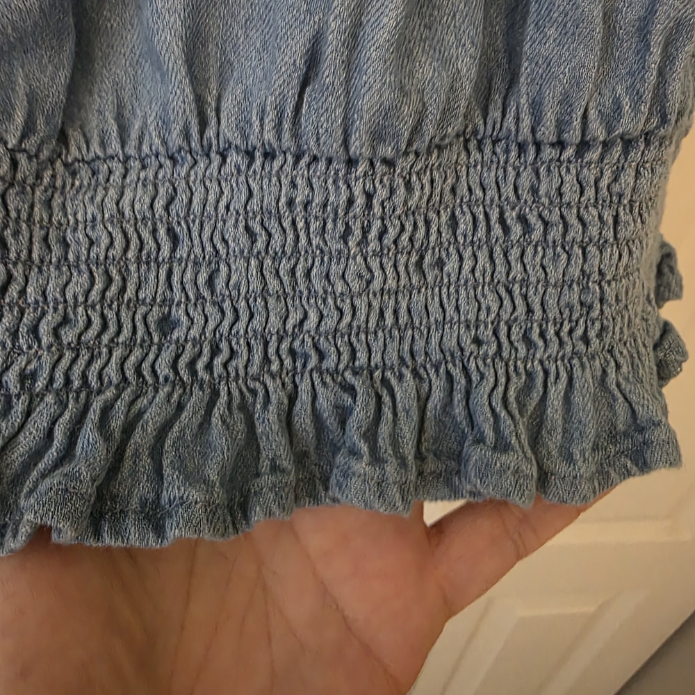 OLD NAVY Chambray Smocked Women's Top Size L - Picture 6 of 8